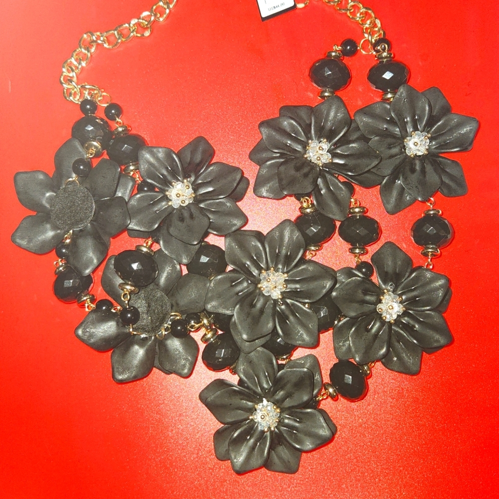 Bebe BLACK ROSES NECKLACE